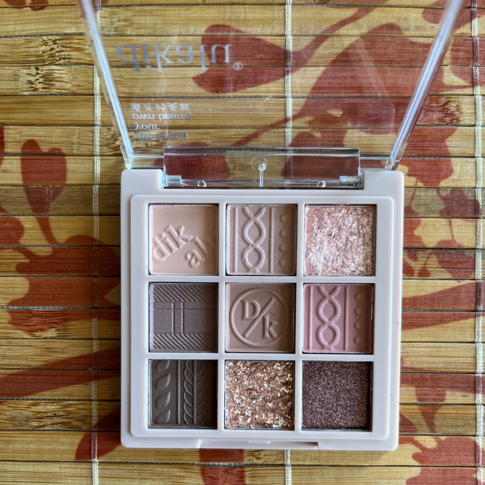 2 for $5 Neutral Tone and Glitter Eyeshadow Pallet